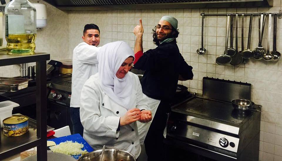 Im »Habibi &amp; Hawara« kochen syrische, afghanische und somalische Flüchtlinge gemeinsam mit österreichischen Kollegen. 