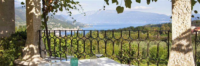 Von der Terrasse des Restaurants »Arcadia« hat man den besten Blick auf die Bucht von Salò
