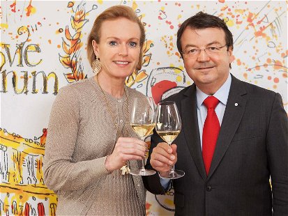 Alexandra Graski-Hoffmann und ÖWM-Geschäftsführer Willi Klinger freuen sich auf eine gelungene VieVinum 2016.