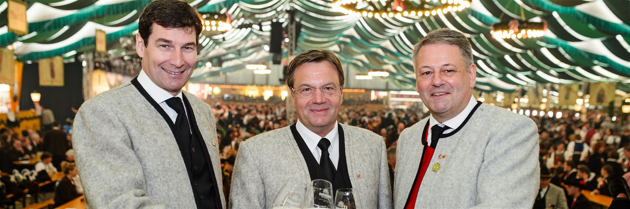 Martin Lechner (Zillertal Bier), Landeshauptmann Günther Platter und Bundesminister Andrä Rupprechter.