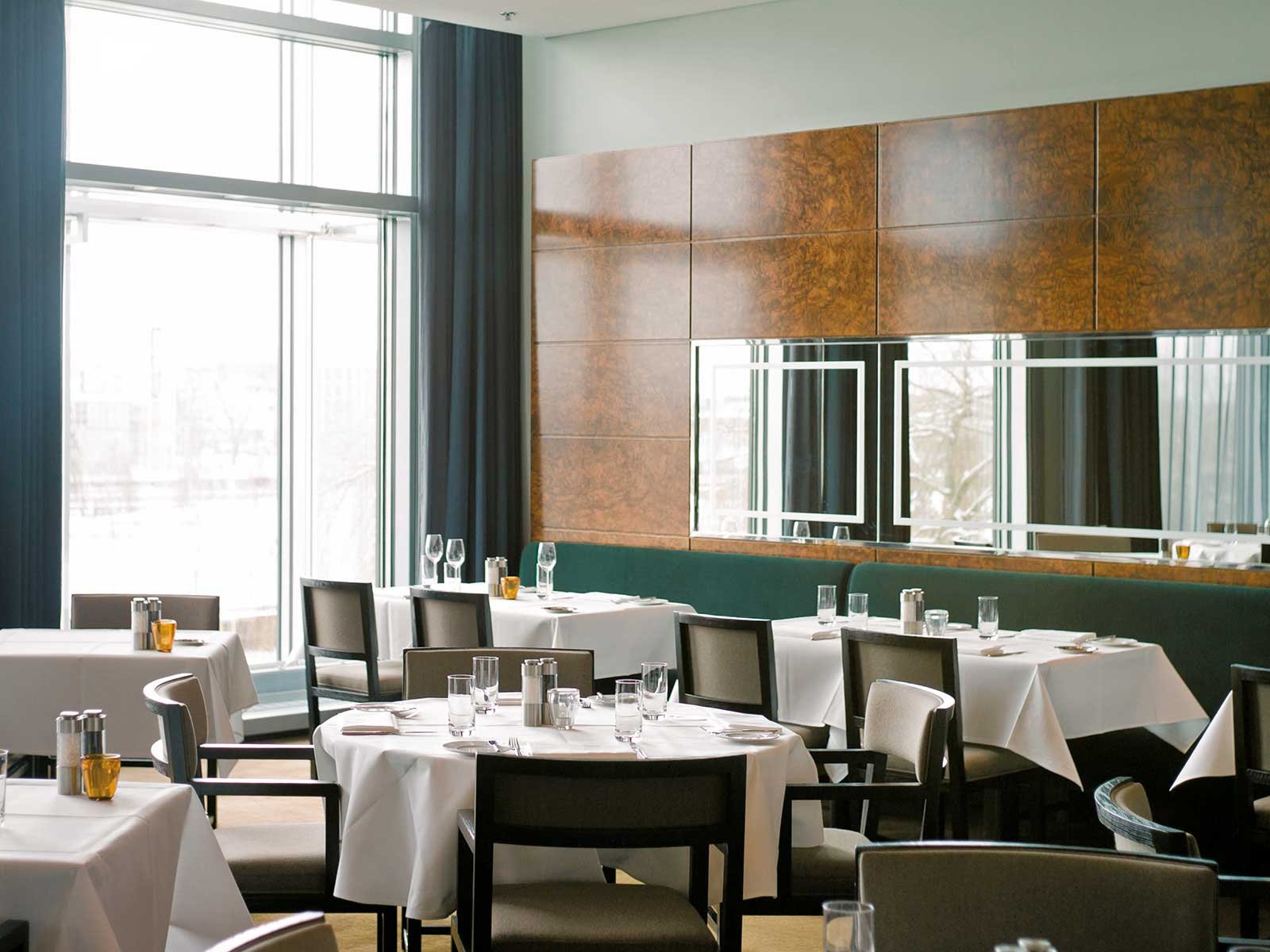Schlichte Eleganz und grüne Küche zeichnen das »Chardonnay« aus.