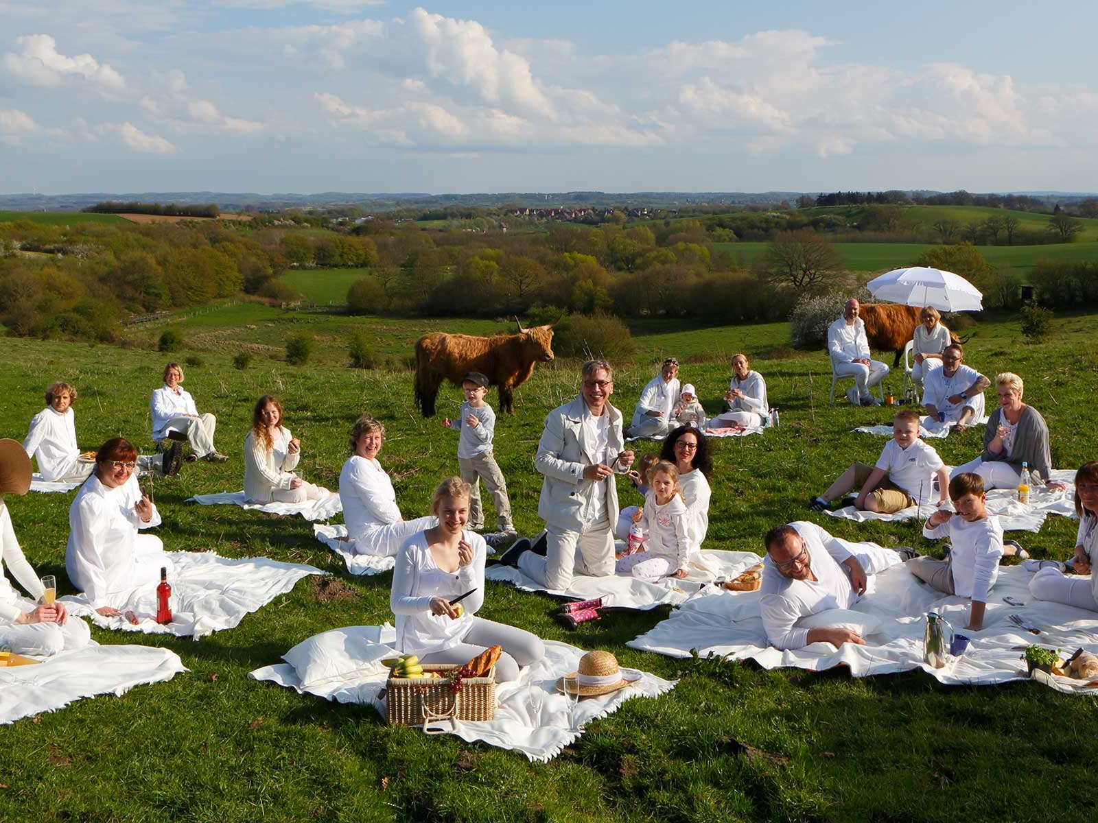 Mit dem Picknick in Weiß beginnt das Festival.
