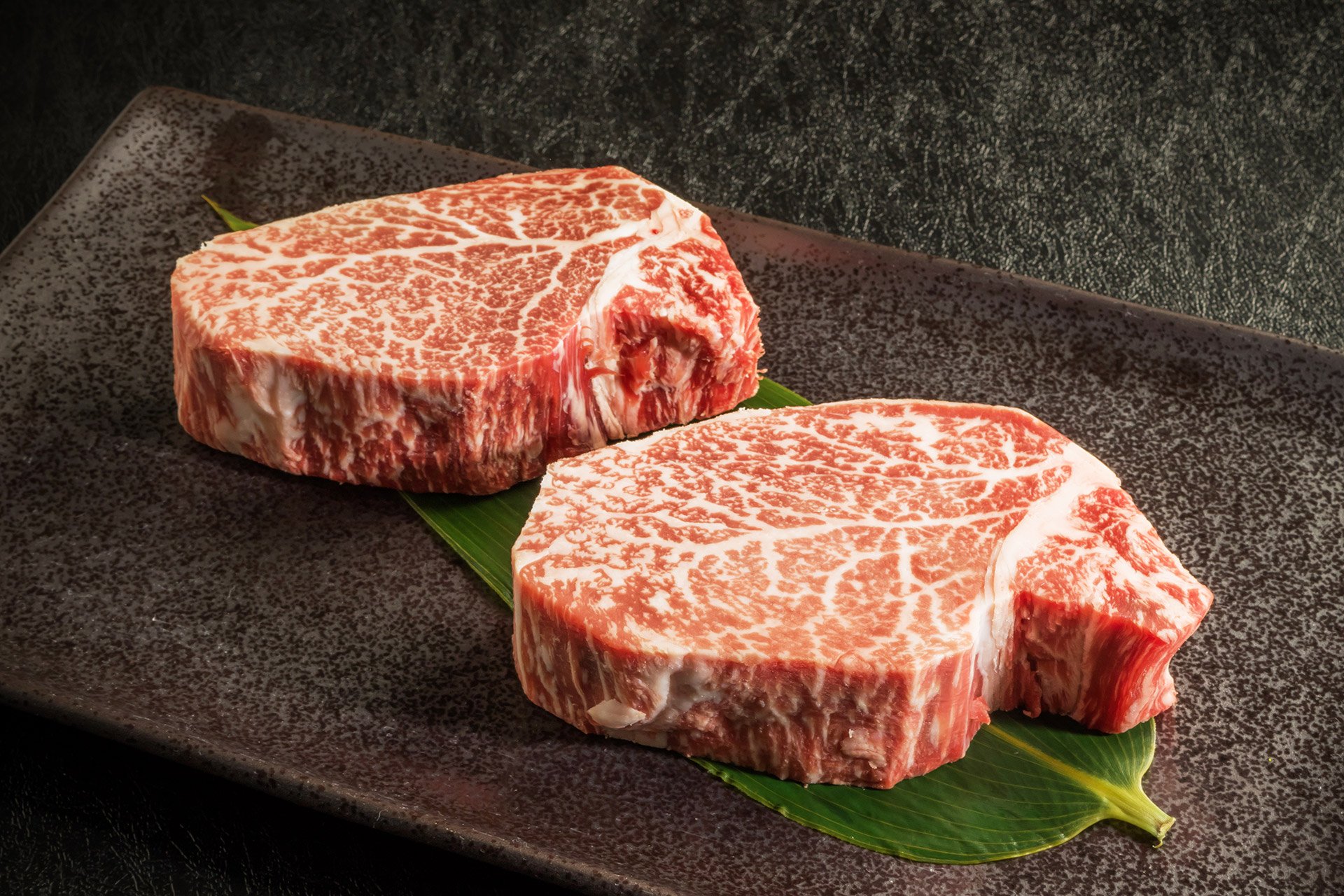 Ein Stück Kobe-Fleisch erkennt man an der filigranen Maserung. 