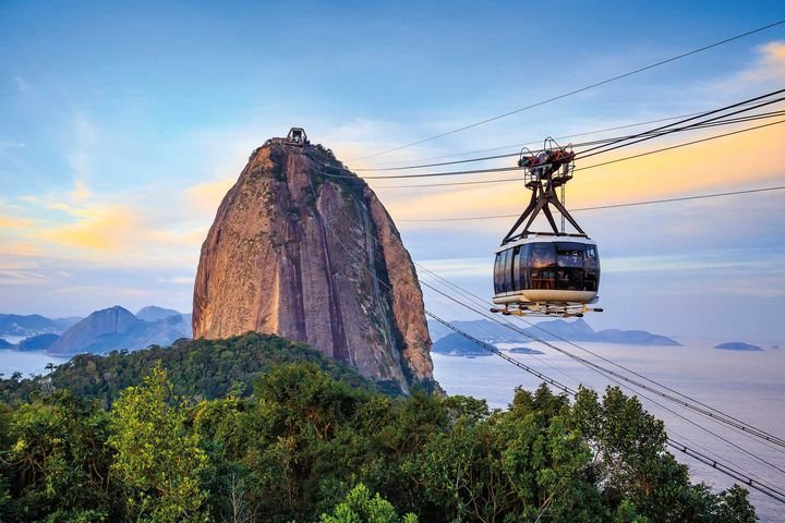 Der 395 Meter hohe Zuckerhut bietet eine traumhafte Aussicht ­über Rio de Janeiro.