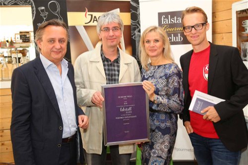 Gerold Hell von der »Bohne Tirols« nahm die Auszeichnung für den Sieg in der Kategorie »Modernes Café/Stehcafé« engegeben.