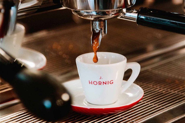 Die Kaffeebohnen von J. Hornig werden mit dem traditionellen Langzeit-Trommelröstverfahren schonend verarbeitet.