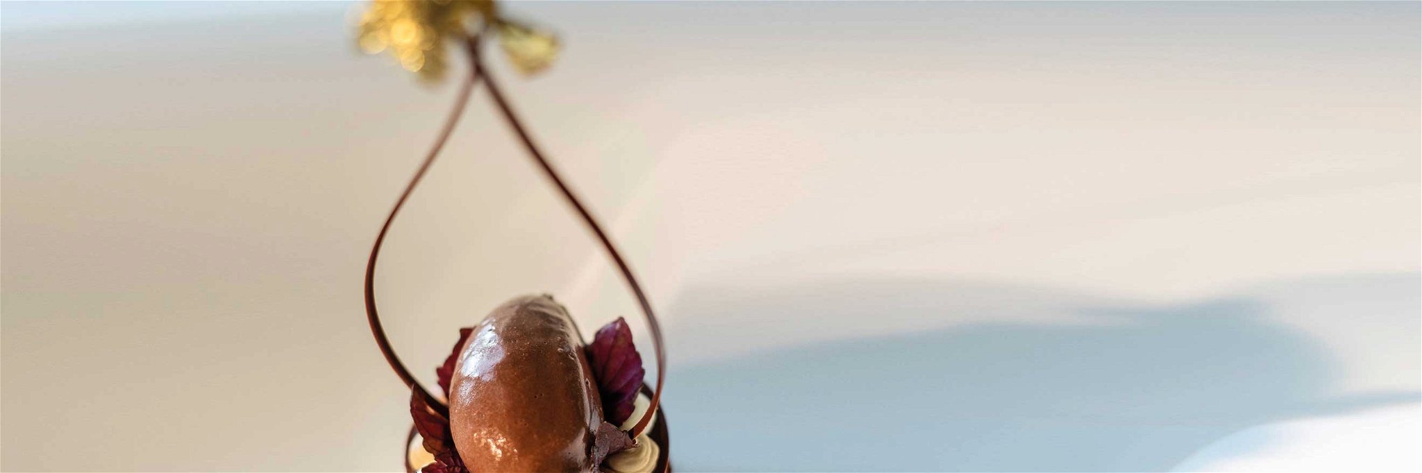 Süßes Kunstwerk aus »Jacobs Restaurant«: Törtchen von Araguani-Schokoladen.