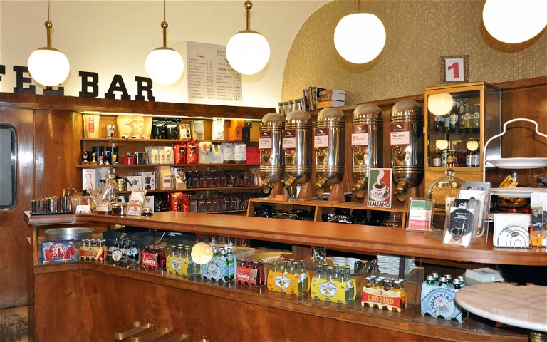 »Schönbergers Caffè Bar«, Wiedner Hauptstraße 40, 1040 Wien.
