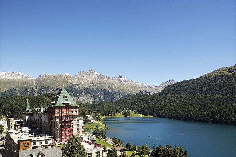 Traumhafter Ausblick vom&nbsp;Badrutt's Palace Hotel in St. Moritz