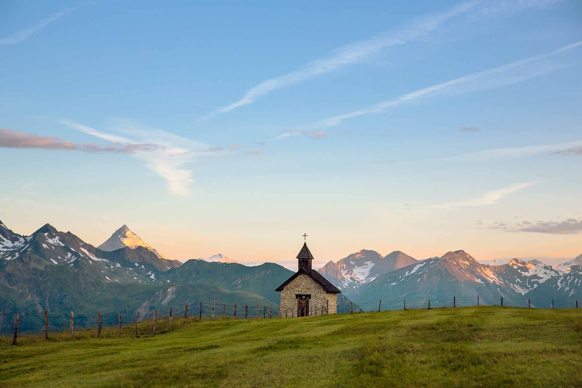In der majestätischen Landschaft der Nationalpark-Region Hohe Tauern liegt die Mohar-Kapelle. &nbsp;