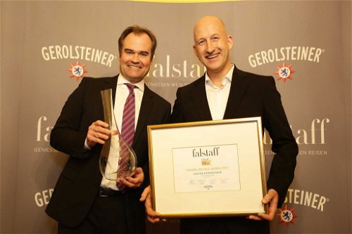 Kategorie »Sommelier des Jahres«: Laudator Markus Macioszek von Gerolsteiner und Oliver Donnecker.