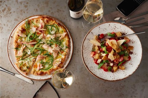 Pizza, Salat und Wein lautet das Motto im »ROK«.