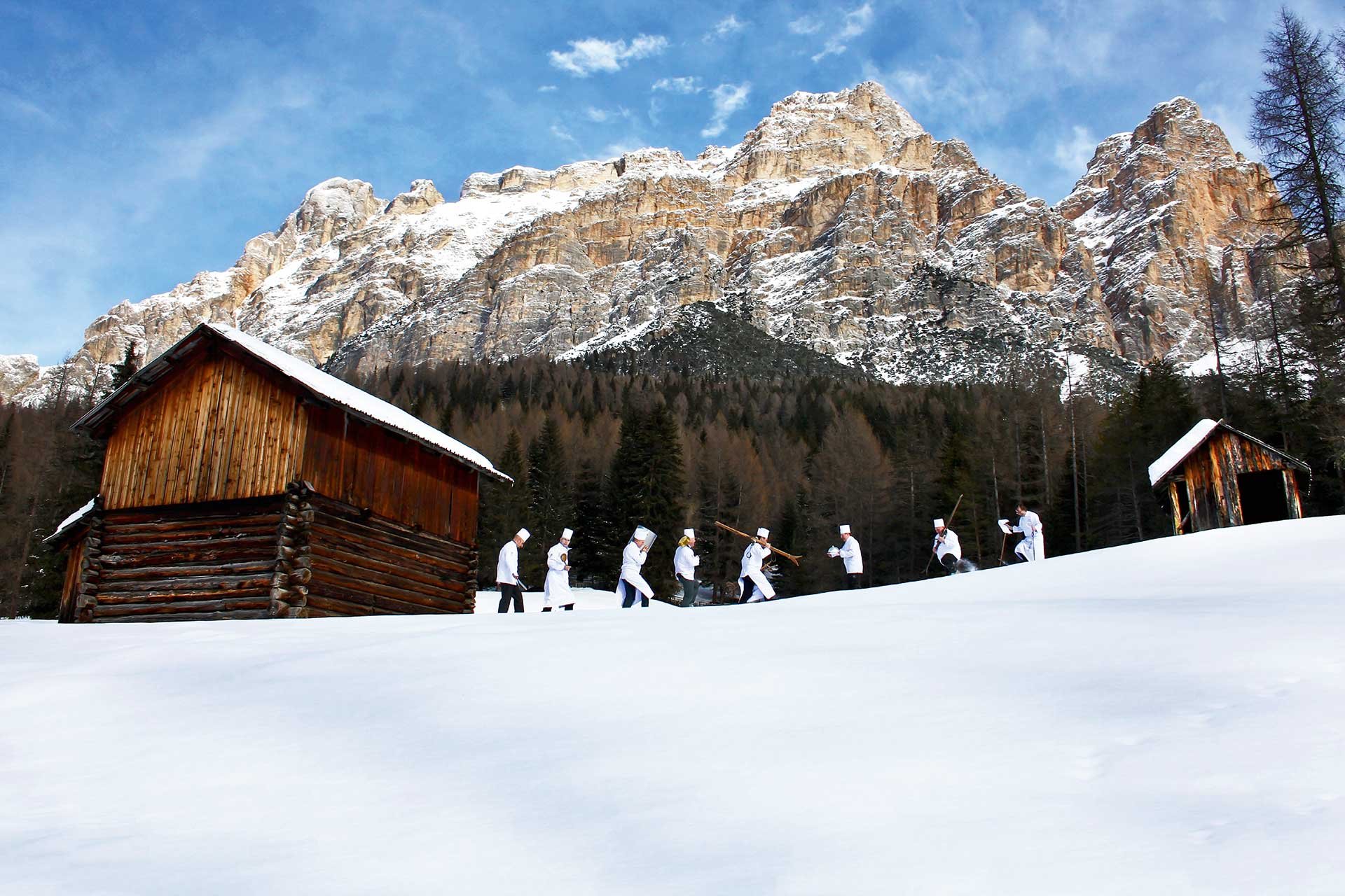 Internationale Topköche setzen in Skihütten mit Edel-Gastro ein Genuss-Statement in den Schnee.&nbsp;