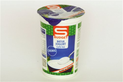 9. S Budget, Natur Joghurt 3,6 Prozent - 87 Punkte*€ 0,33 für 250 g (Kilopreis: € 1,32);&nbsp;Erzeuger: Berglandmilch;&nbsp;SparGlänzende Optik. Frischer Geruch, leicht animalisch. Eher dünnflüssig, leicht cremig, fettig, Geschmack ist säurebetont, nur leicht süßlich.