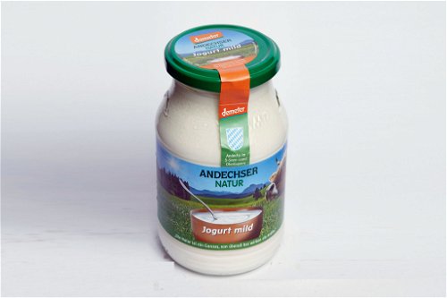 3. Andechser Natur,&nbsp;Joghurt mild; 3,7 Prozent Fett - 93 Punkte*€ 1,59 für 500 g (Kilopreis: € 3,18),&nbsp;Bio-Supermärkte, u. a. VollCorner, BasicLeichter Gelbstich, ganz zarte Säure. Im Mund cremig-süßlich, feines Mundgefühl. Bleibt lange am Gaumen. Bioprodukt, Demeter-zertifiziert. * Bei der Reihung wurden die Nachkommastellen berücksichtigt.