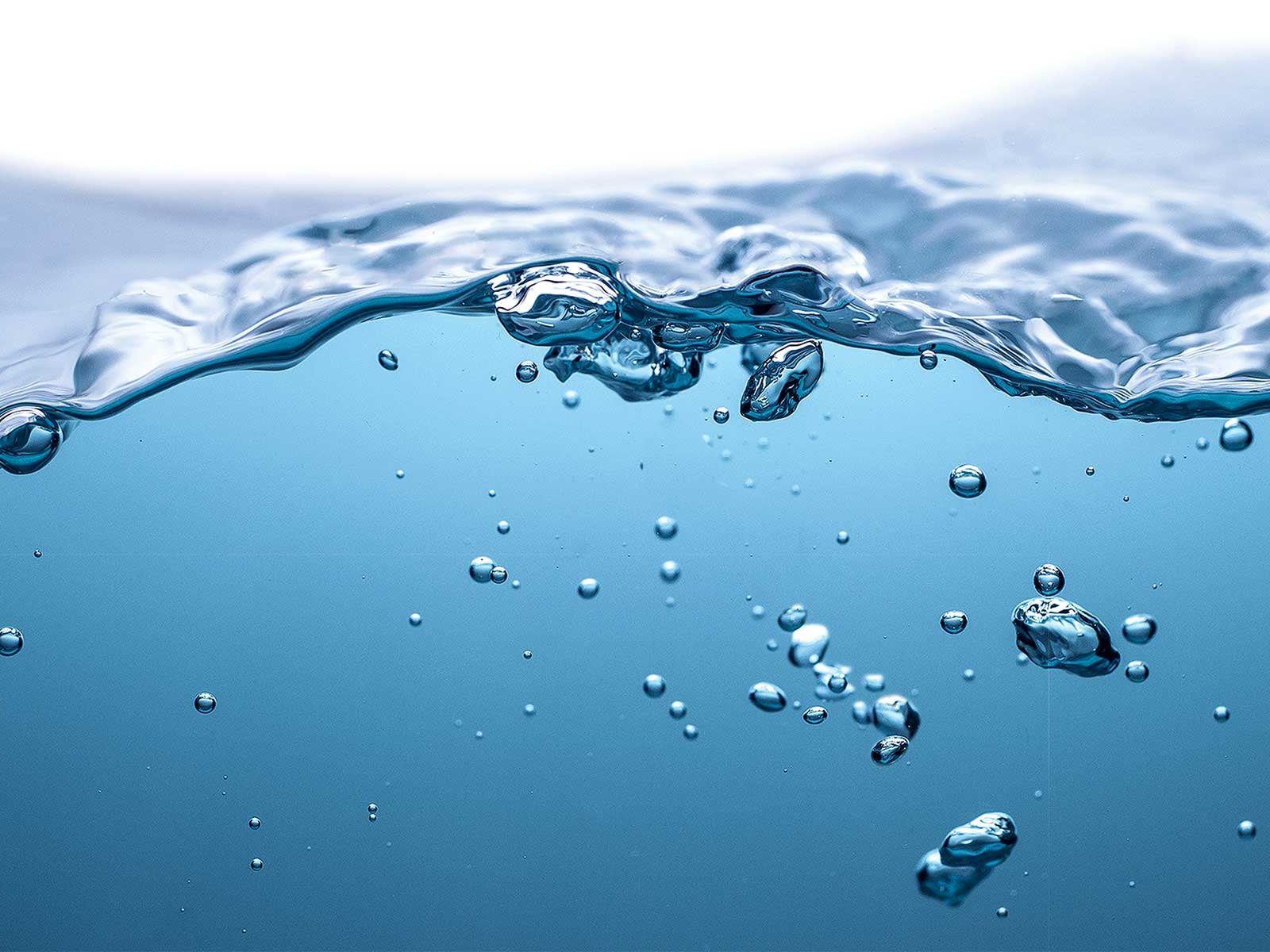Neben dem gebräuchlichen Begriff Mineralwasser gibt es noch viele andere Wasser-Arten.