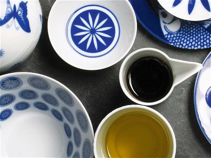 Die Designkollektion »My China! Wunderkammer« kombiniert florale Muster mit Tiermotiven.