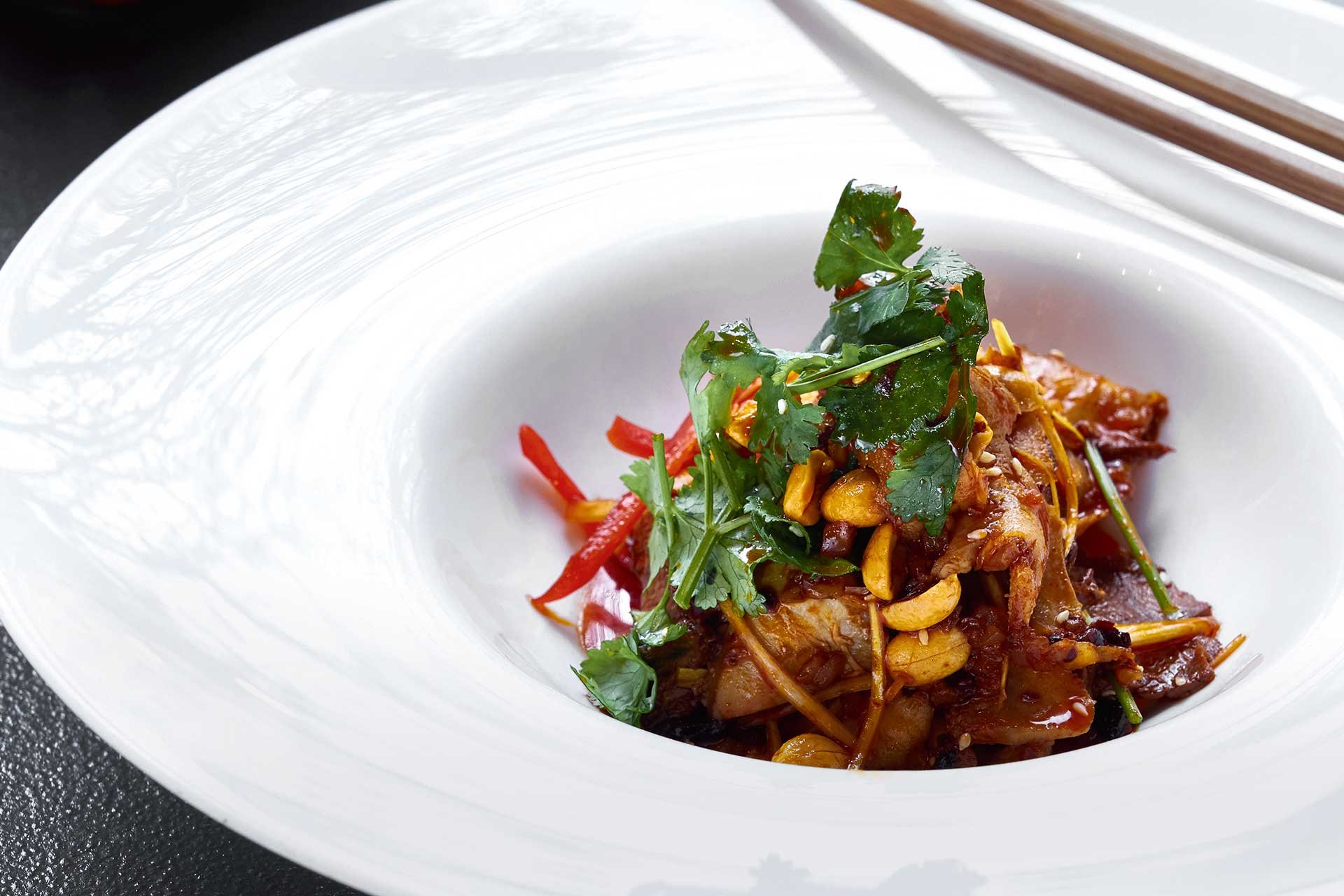 Dass chinesische Küche mehr als »süßsauer« ist, beweist Xie Hong in der »Chinabar an der Wien«.&nbsp;