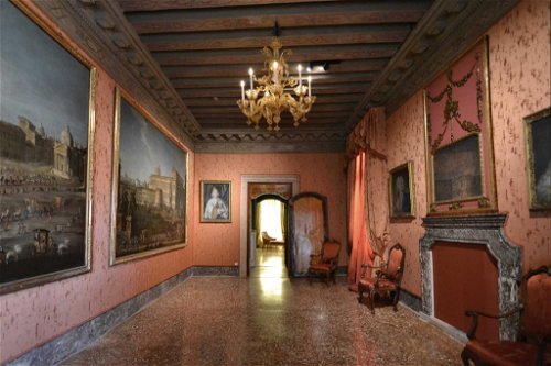 Palazzo Mocenigo: Das Museum zeigt, wie der venezianische Adel früher gelebt hat. Prachtvolle Gemälde und Fresken.