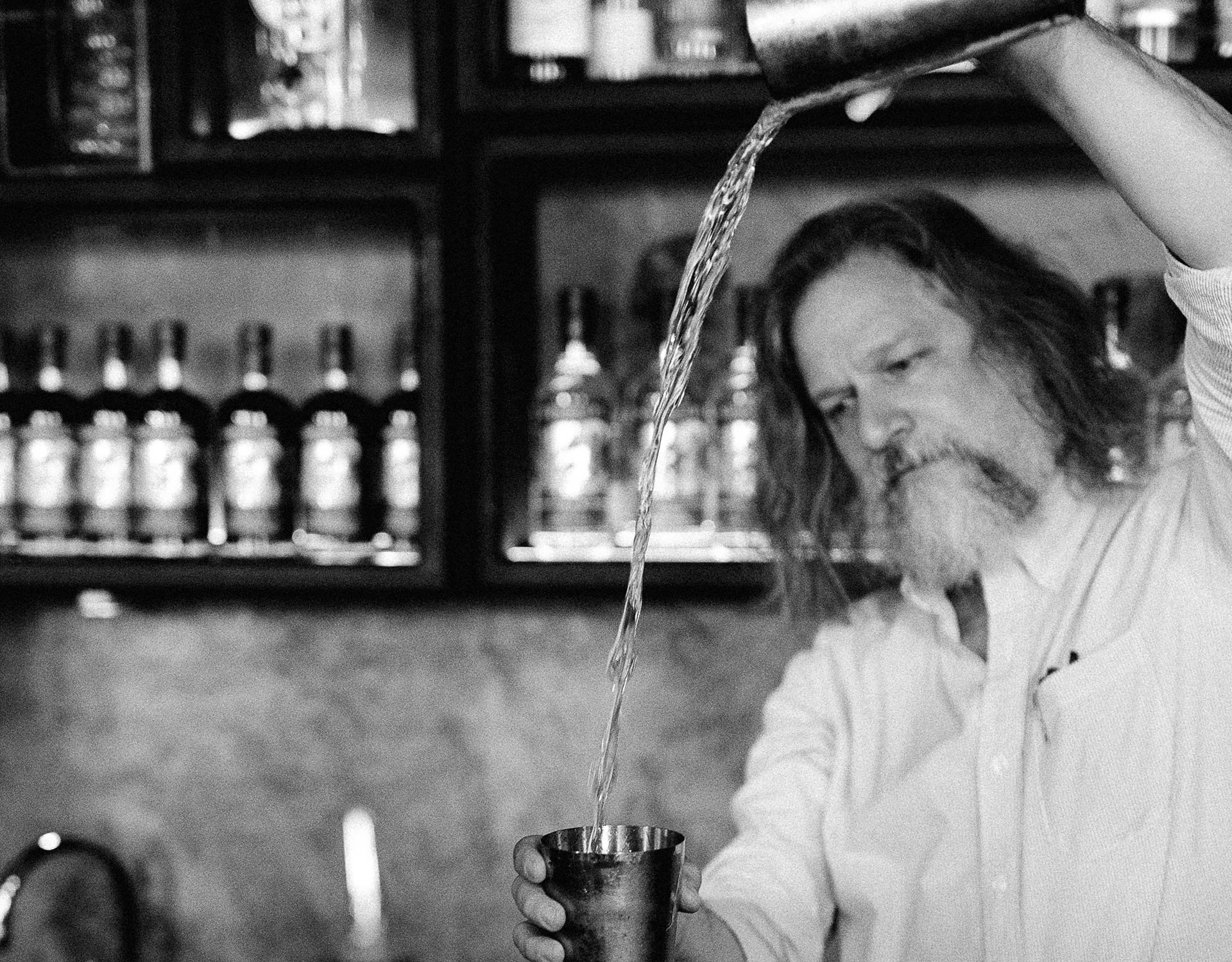 Sipsmith Master Distiller Jared Brown live in Aktion