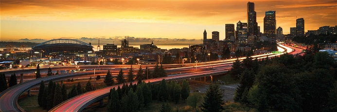 Großartiger Blick auf eine großartige Stadt. Seattle ist eines der reizvollsten Ziele in den USA.
