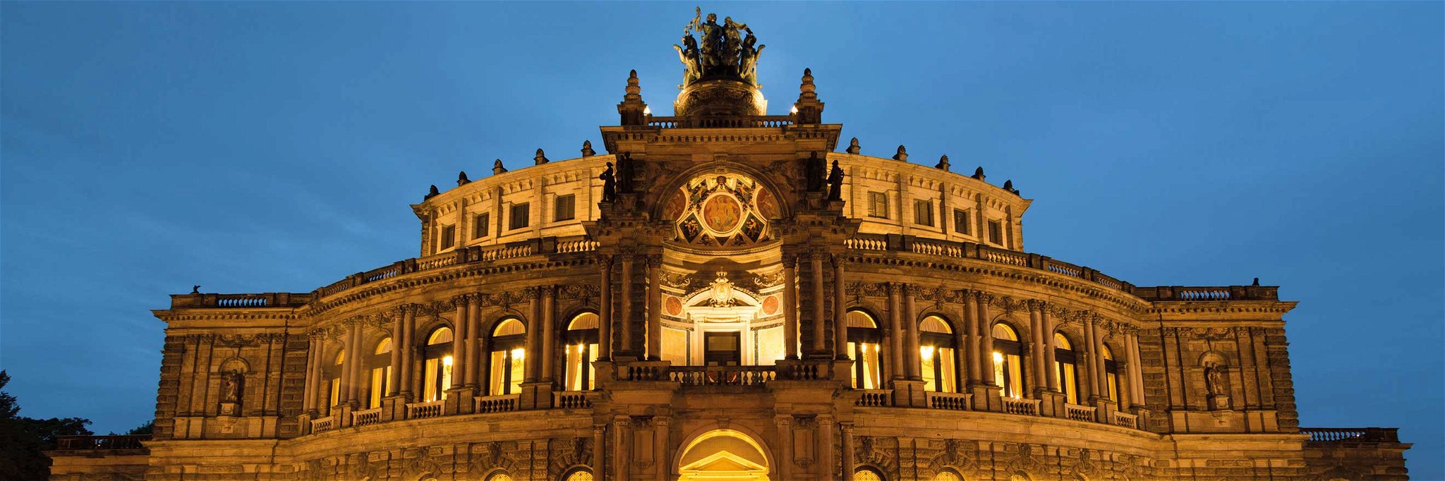 Die Dresdner Semperoper ist eine architektonische Perle.