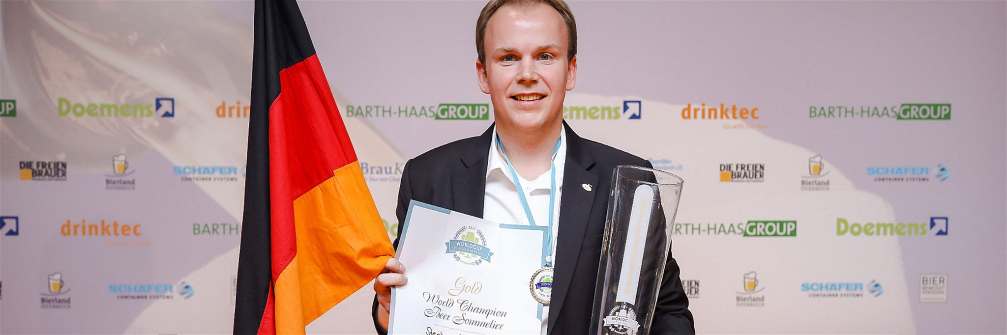 Der stolze Gewinner und neuer Biersommelier-Weltmeister Stephan Hilbrand.