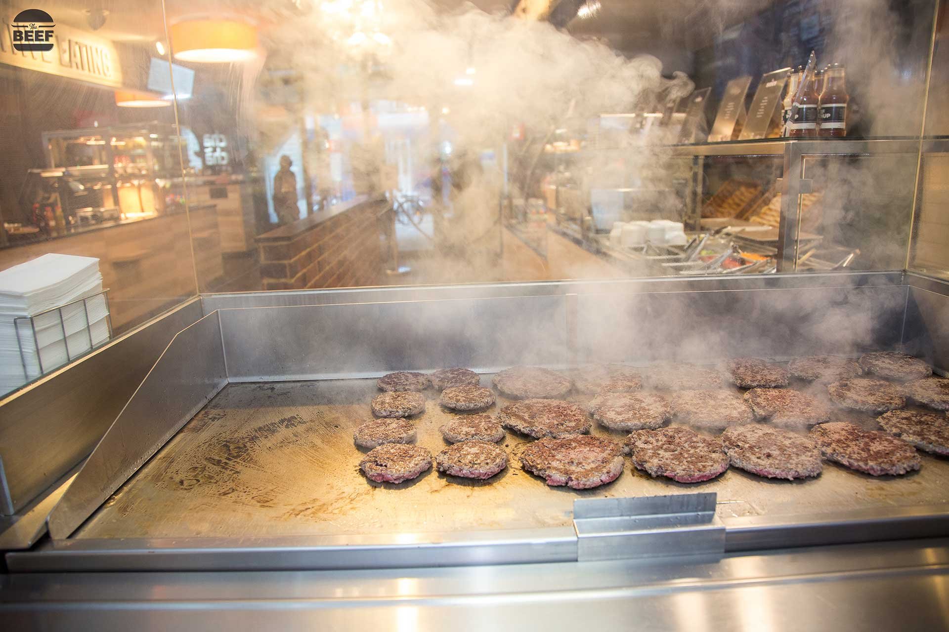 Im Beef Burger Restaurant&nbsp;läuft sogar den Köchen das Wasser im Mund zusammen.