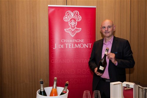 Champagne J. De Telmont.