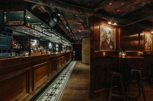 In der Kategorie «Best UK Bar» gewinnt «The Escapologist» in London, UK, entworfen von Finch Interiors.