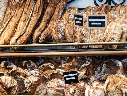 Französische Brotvielfalt in der Boulangerie Brun Paris, 13. Arrondisement.&nbsp; &nbsp;