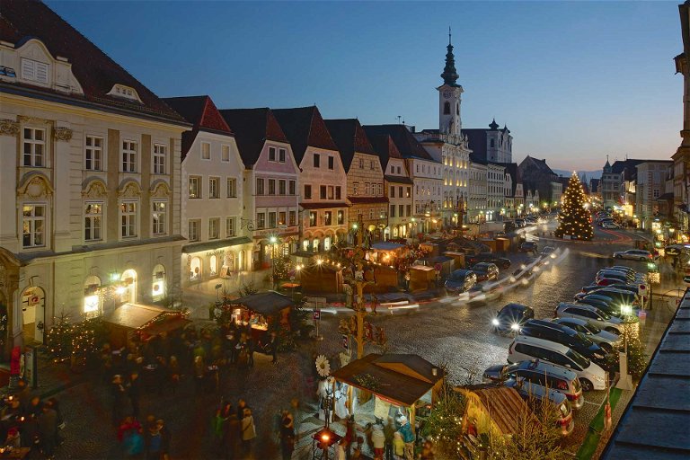 Der Adventsmarkt »Altstadt Steyr« am historischen Stadtplatz bietet ein einzigartiges Ambiente.&nbsp;