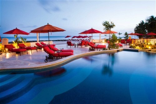 Karibik-Küche mit Produkten vom Markt und Entspannung am Pool: Eindrücke vom Hotel »Ocean Two«.