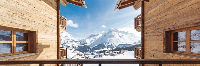 Das »Chalet N« in Lech bietet einen faszinierenden Ausblick über den Arlberg.&nbsp;