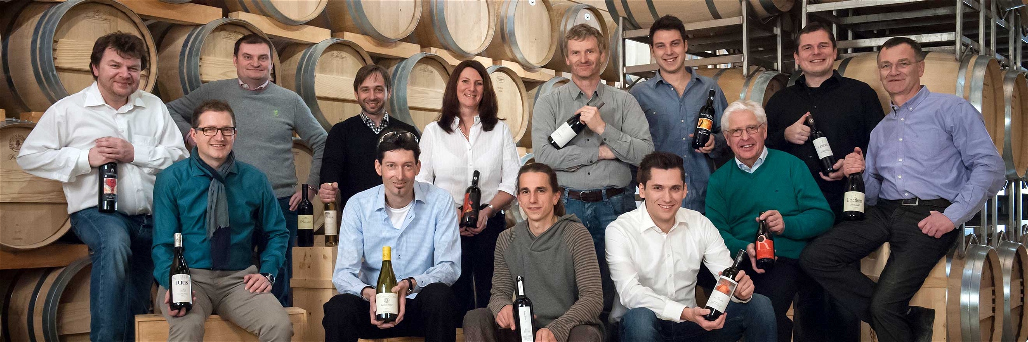 13 burgenländische Wein­güter stellen edle Weine zum Verkosten bereit.