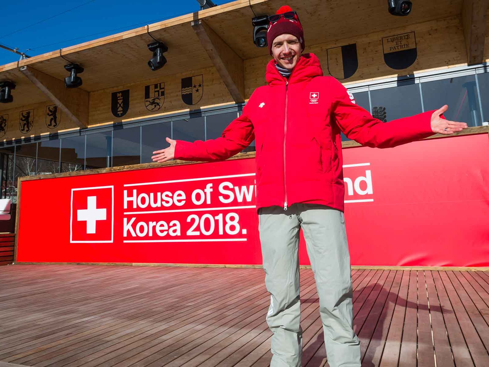 Simon Ammann vor dem House of Switzerland