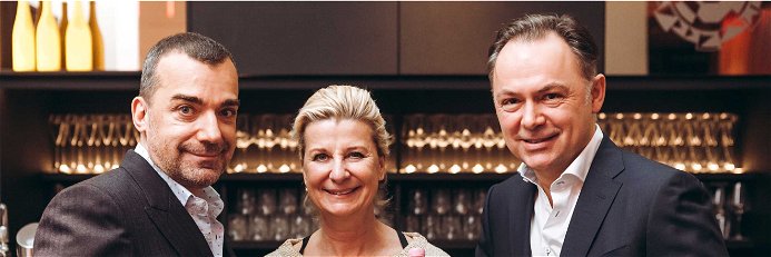 Almdudler-Eigentümer&nbsp;Thomas und Michaela Klein mit Geschäftsführer Gerhard Schilling