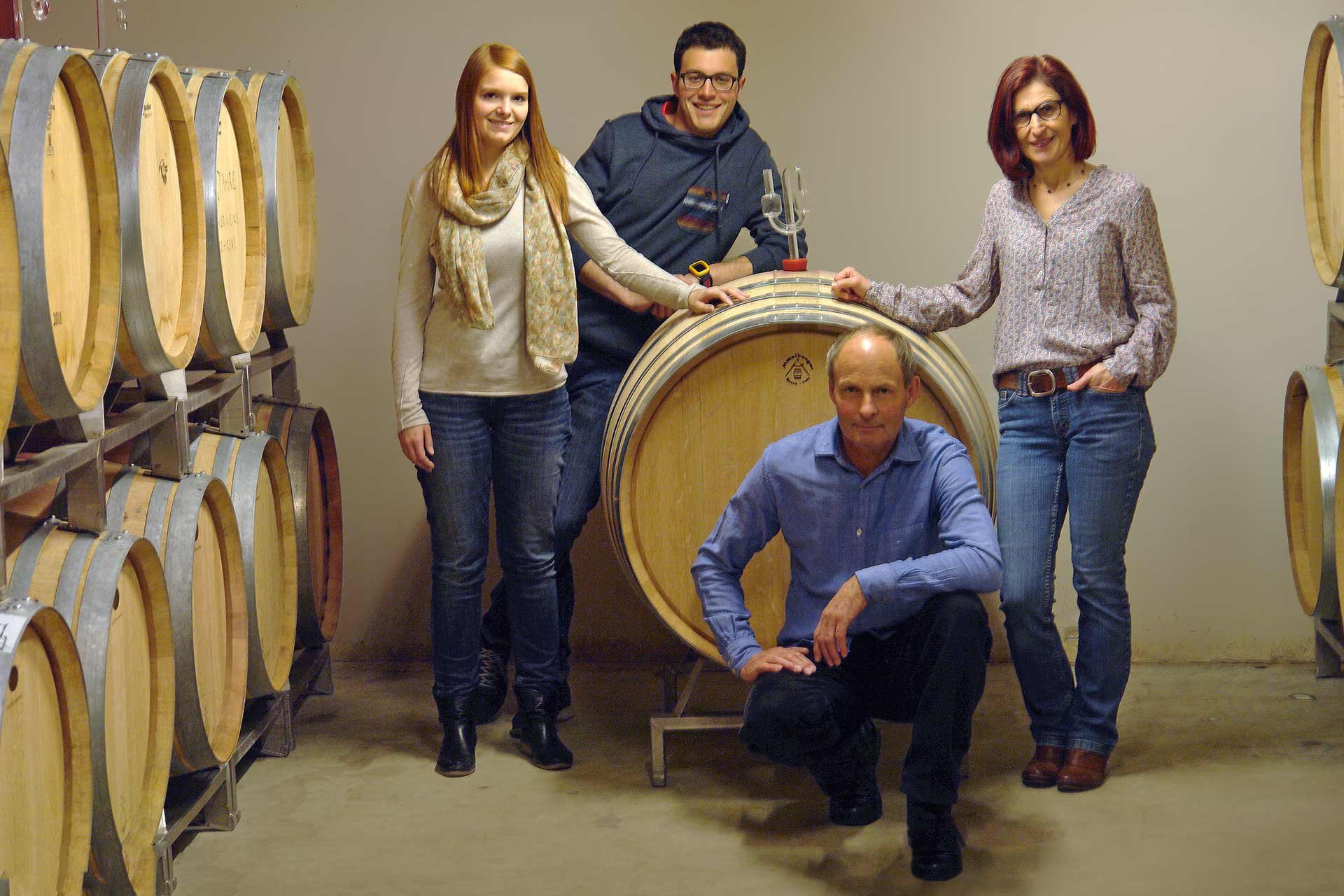 Urs Pircher (vorne im Bild) und sein Team produzieren am Eglisauer Stadtberg Pinot Noir von Weltformat.