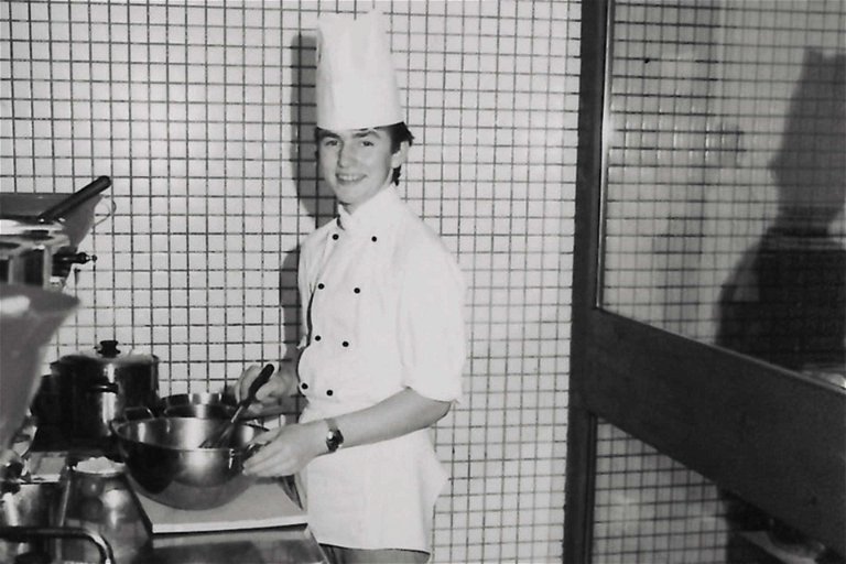 Der junge Toni in der Küche: Für ihn kam nur ein Beruf infrage: der des Kochs.