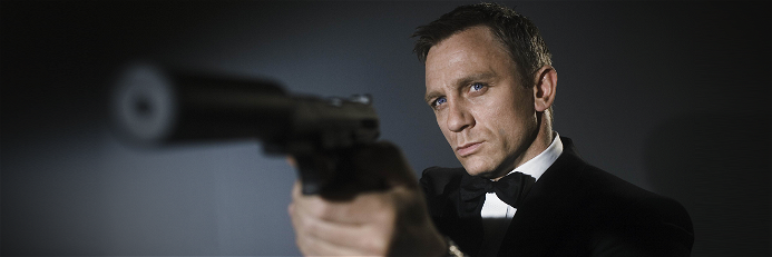 Daniel Craig als James Bond mit limitierter Bonduhr.
