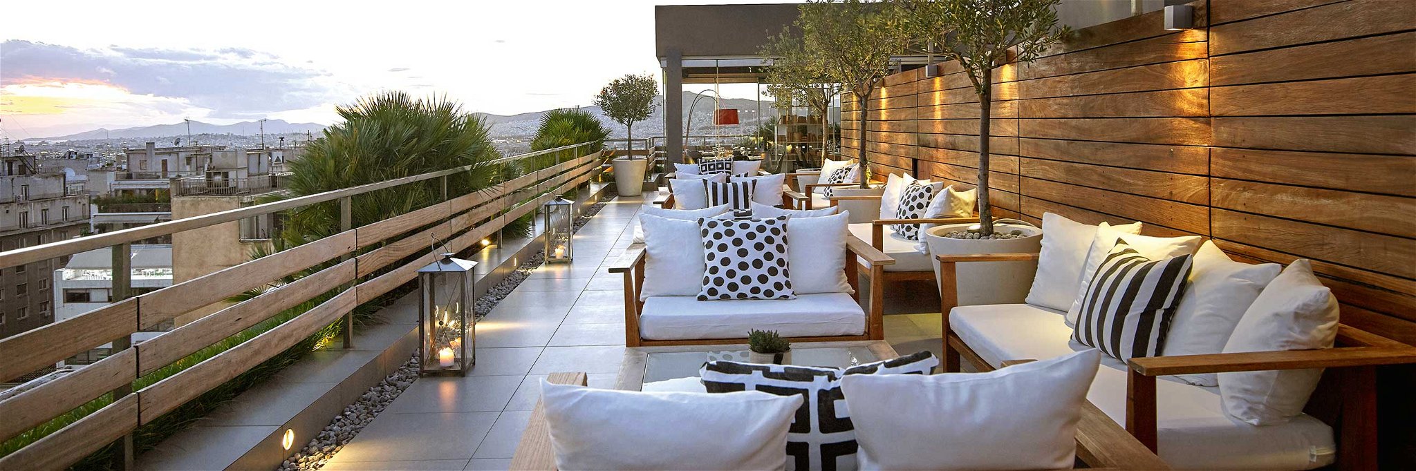 Die »Air Lounge Bar« auf dem Dach des »Fresh Hotels«: Tolle Sicht über die Stadt.