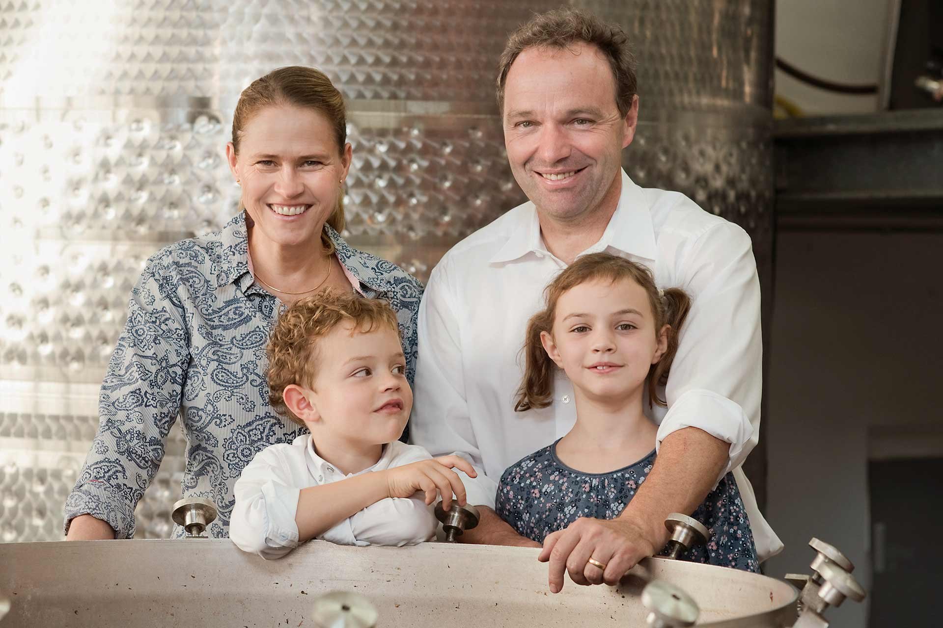 Rainer und Petra Schnaitmann mit ihren Kindern Chiara und Noah.&nbsp;
