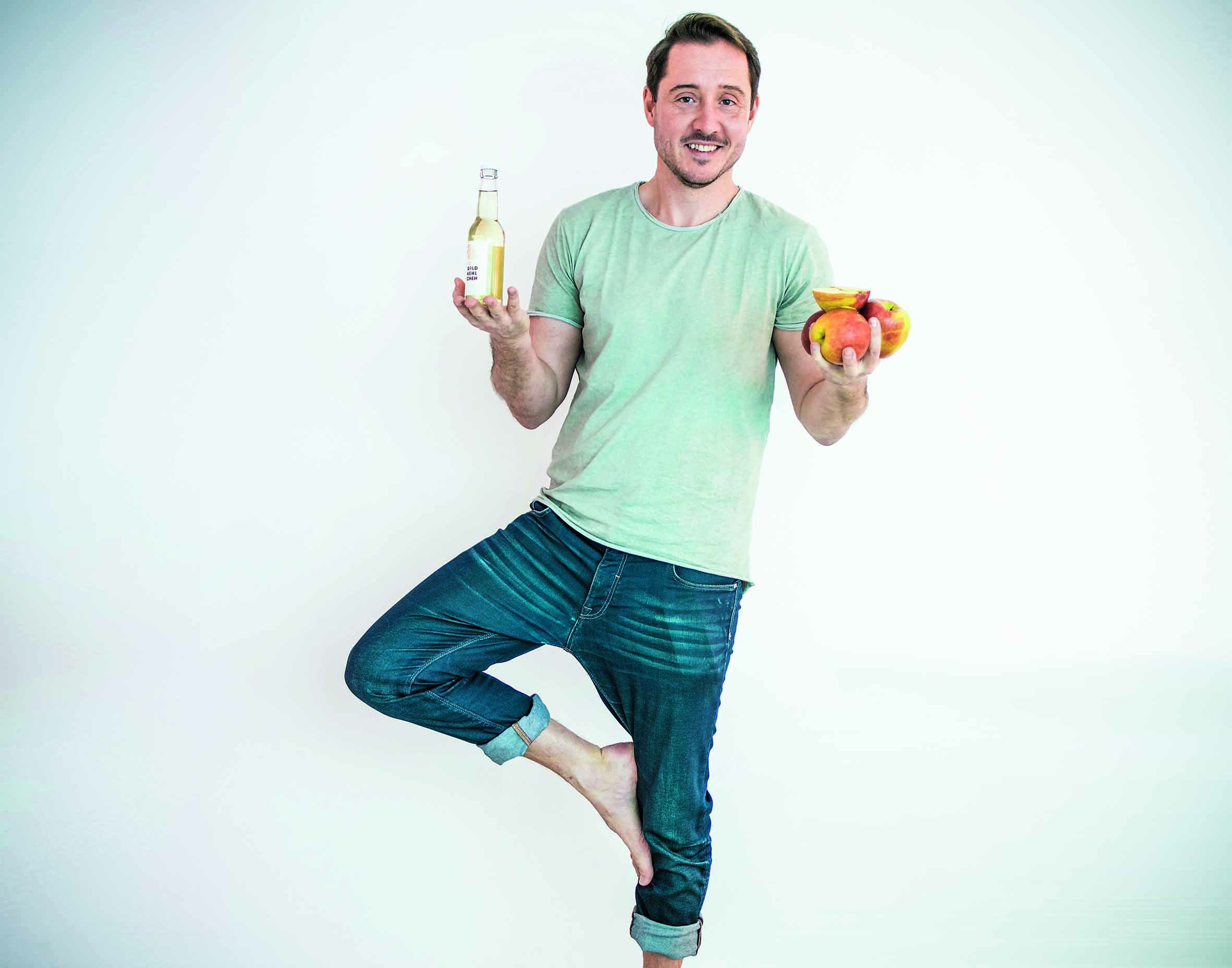 Adam Ernst mit seinem Goldkehlchen Cider.