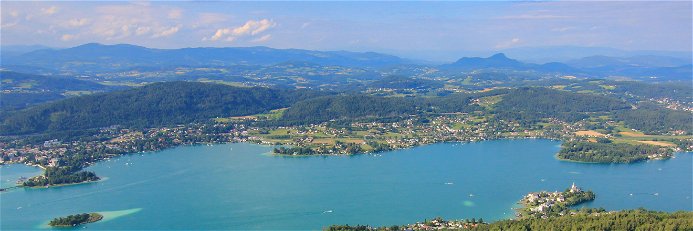Der Wörthersee ist nicht nur der größte See Kärntens, auch die Dichte der Gourmettempel, die an bzw. nahe des Wassers angesiedelt sind, sucht österreichweit seinesgleichen. 