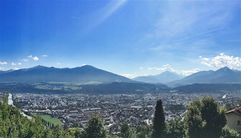 Blick über Innsbruck von der Station Hungerburg aus. 