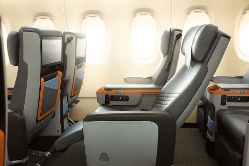 Die Premium Economy Class von Singapore Airlines bietet einen breiteren Sitz, eine stärkere Neigung sowie eingebaute Fuss- und Wadenstützen.