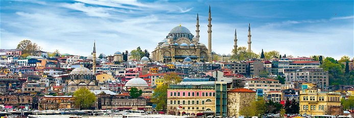 Die Süleymaniye Moschee wurde im Auftrag von Suleyman dem Prächtigen erbaut und ist eines der stolzesten Bauwerke Istanbuls.