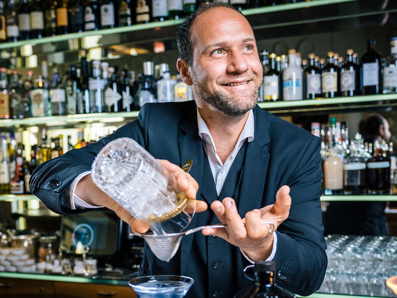 Wolfgang Mayer ist Manager Bar &amp; Lounges im Zürcher «Widder Hotel».