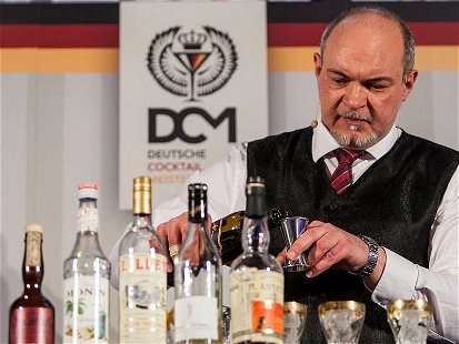 Torsten Spuhn bei der 34. Deutschen Cocktail-Meisterschaft.