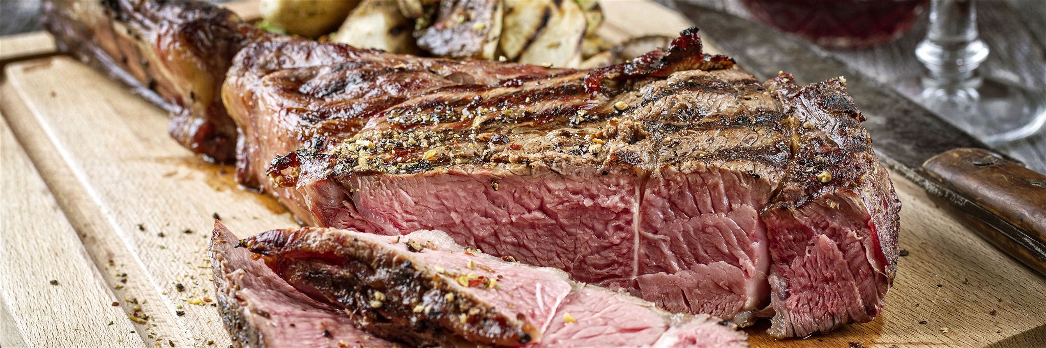 Fleischeslust: Im »Dstrikt Steakhouse« ist für jeden Geschmack etwas dabei.